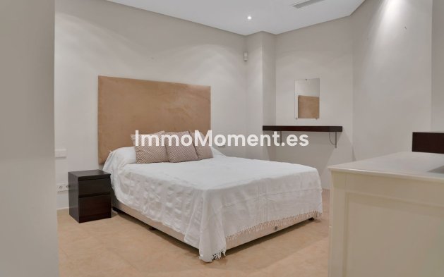 Resale - Villa - Marbella - Nueva Andalucía