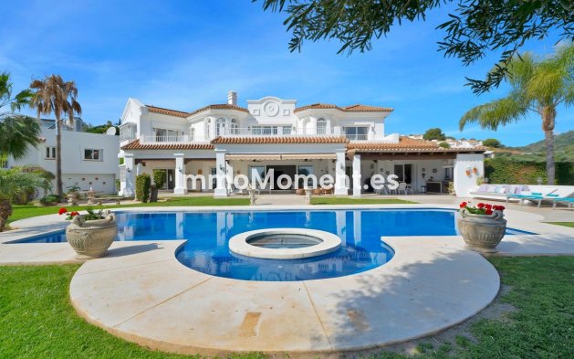 Resale - Villa - Marbella - Nueva Andalucía