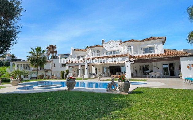 Resale - Villa - Marbella - Nueva Andalucía
