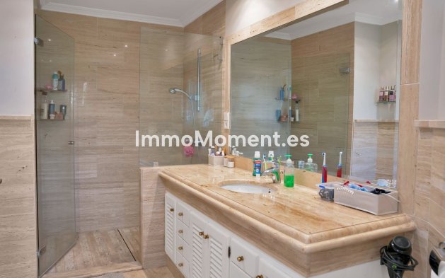 Resale - Villa - Marbella - Nueva Andalucía