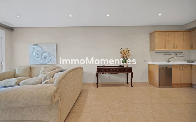 Resale - Villa - Marbella - Nueva Andalucía