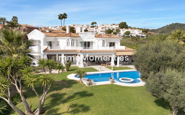 Resale - Villa - Marbella - Nueva Andalucía