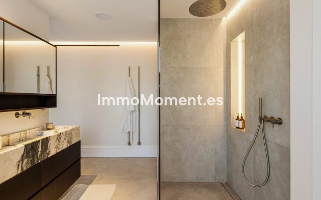 Wiederverkauf - Villa - Marbella - Nueva Andalucía