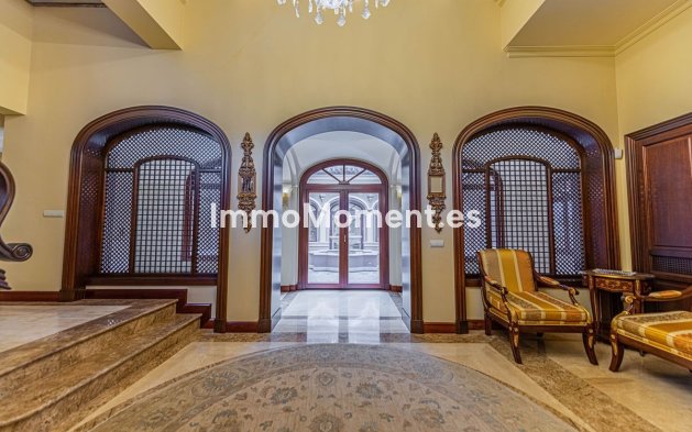 Resale - Villa - Marbella - Guadalmina Baja