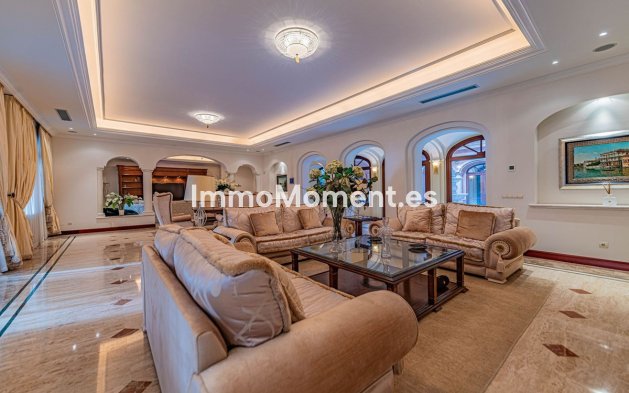 Resale - Villa - Marbella - Guadalmina Baja