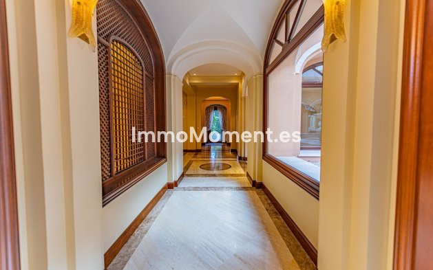 Resale - Villa - Marbella - Guadalmina Baja