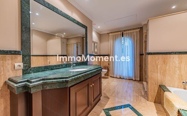 Resale - Villa - Marbella - Guadalmina Baja