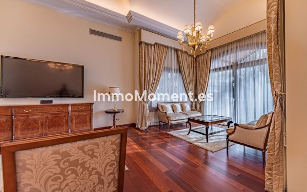 Resale - Villa - Marbella - Guadalmina Baja