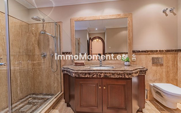 Resale - Villa - Marbella - Guadalmina Baja