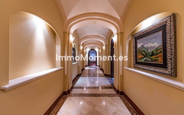 Resale - Villa - Marbella - Guadalmina Baja