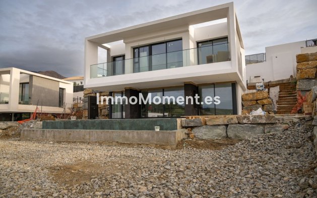 Resale - Villa - Estepona - Valle Romano