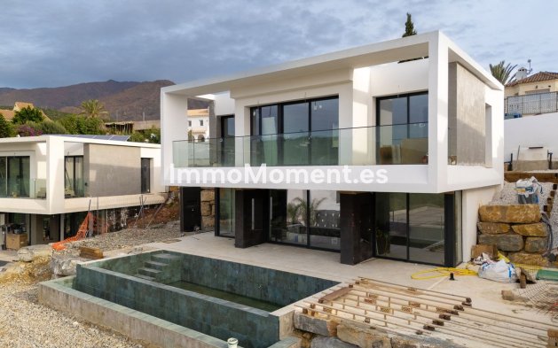 Resale - Villa - Estepona - Valle Romano