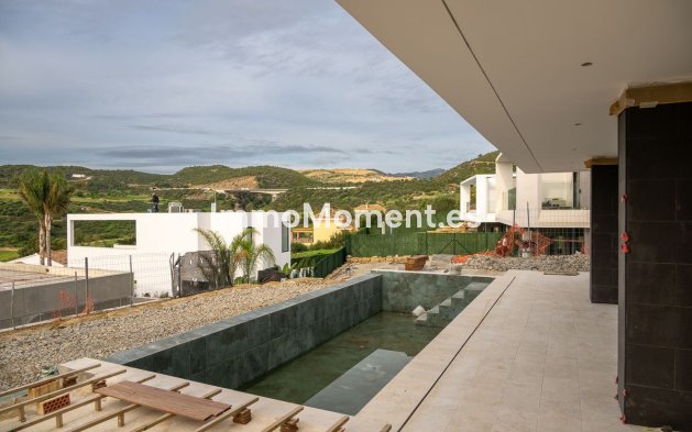 Resale - Villa - Estepona - Valle Romano