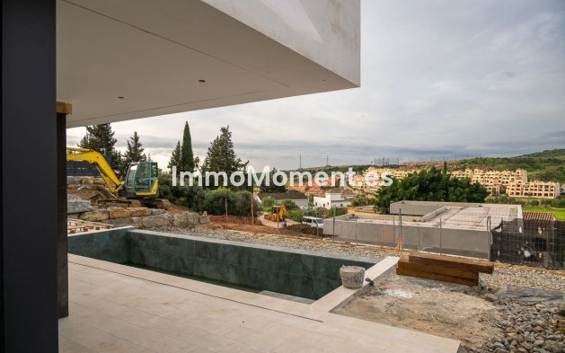 Resale - Villa - Estepona - Valle Romano