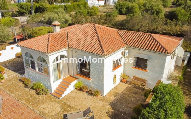 Wiederverkauf - Villa -   Inländisch - Almogía