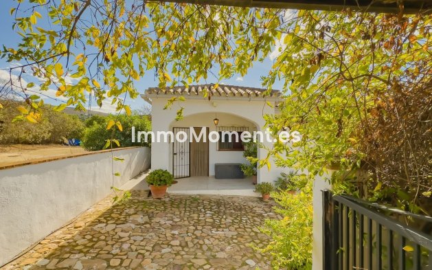 Wiederverkauf - Villa -   Inländisch - Almogía