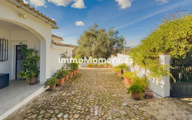 Wiederverkauf - Villa -   Inländisch - Almogía