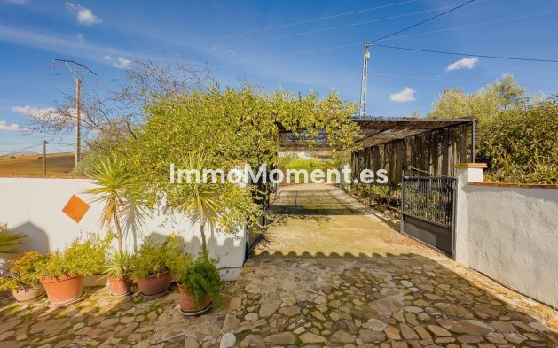 Wiederverkauf - Villa -   Inländisch - Almogía