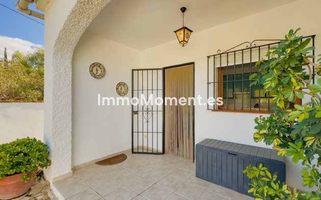 Wiederverkauf - Villa -   Inländisch - Almogía