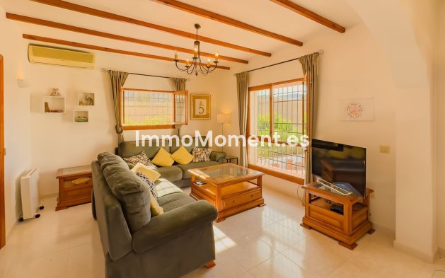 Wiederverkauf - Villa -   Inländisch - Almogía