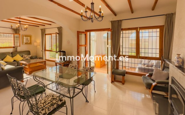 Wiederverkauf - Villa -   Inländisch - Almogía