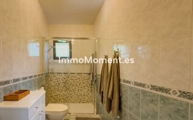 Wiederverkauf - Villa -   Inländisch - Almogía