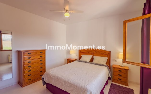 Wiederverkauf - Villa -   Inländisch - Almogía