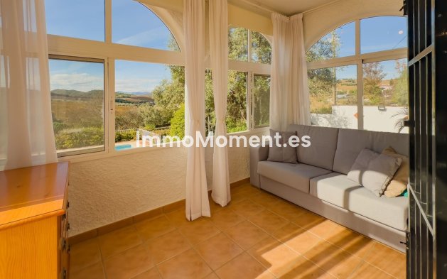 Wiederverkauf - Villa -   Inländisch - Almogía