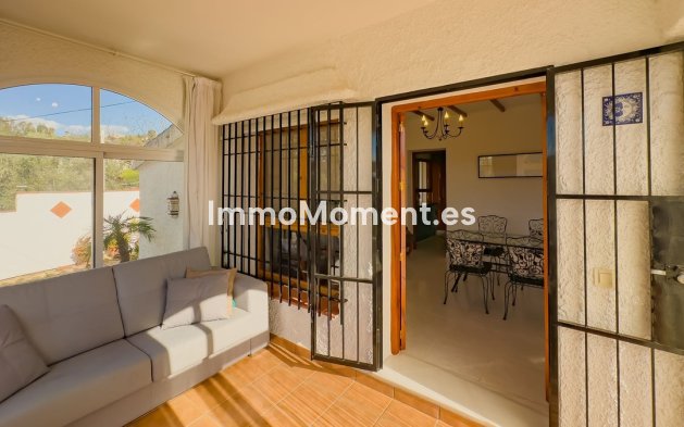 Wiederverkauf - Villa -   Inländisch - Almogía