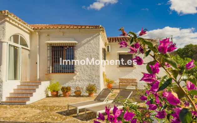 Wiederverkauf - Villa -   Inländisch - Almogía