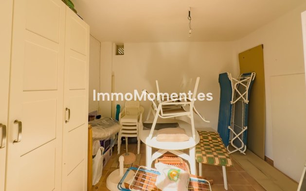 Wiederverkauf - Villa -   Inländisch - Almogía