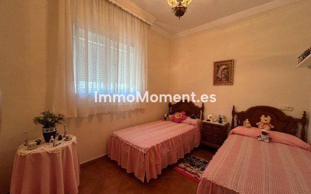 Wiederverkauf - Villa -   Inländisch - Alora