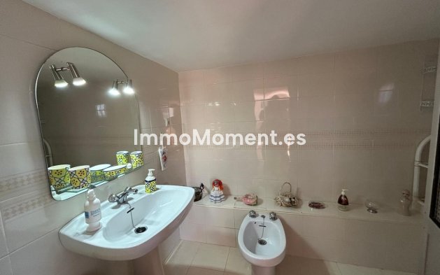 Wiederverkauf - Villa -   Inländisch - Alora