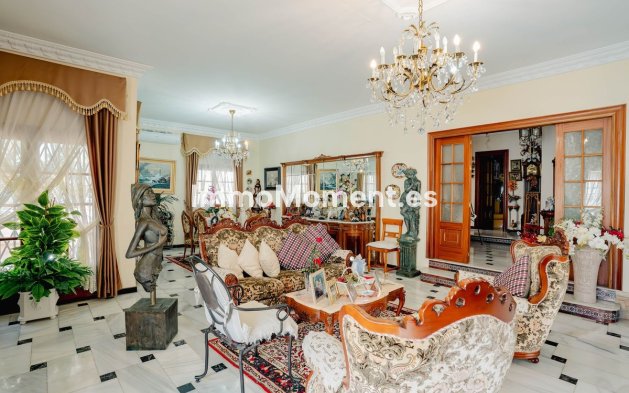 Resale - Villa - Fuengirola - Los Pacos