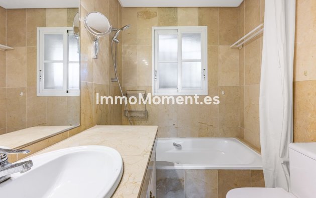 Revente - Maison mitoyenne - Estepona  - Estepona Centro