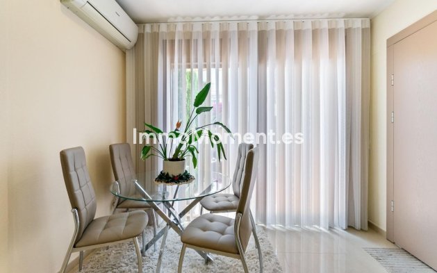 Resale - Townhouse - Torrevieja - Aguas Nuevas