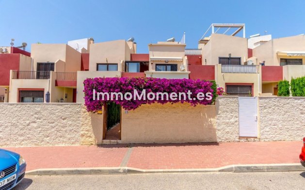Resale - Townhouse - Torrevieja - Aguas Nuevas