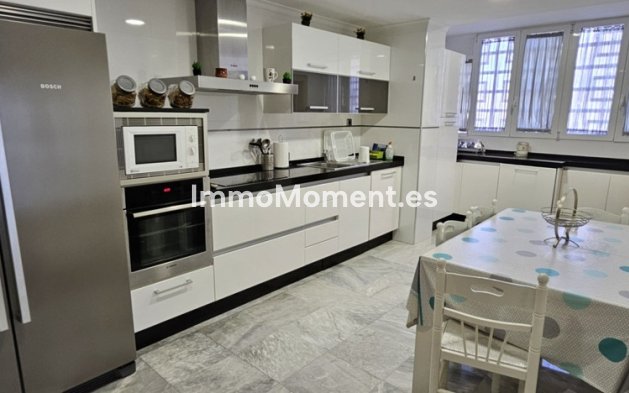Resale - Apartment - Benidorm - Benidorm Centro