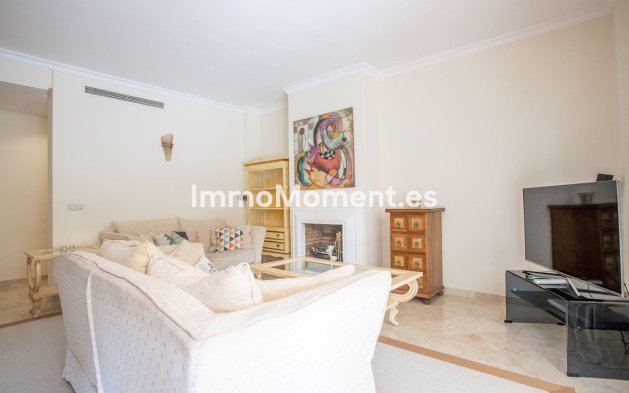 Resale - Apartment - Benahavís - Benahavís Centro