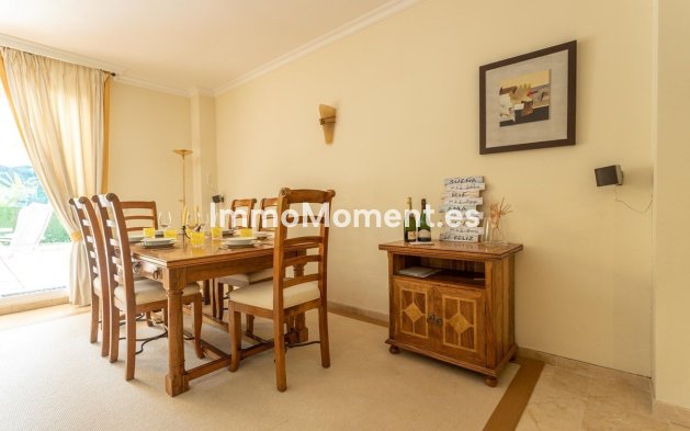 Resale - Apartment - Benahavís - Benahavís Centro
