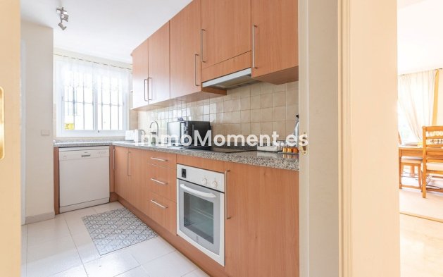 Resale - Apartment - Benahavís - Benahavís Centro
