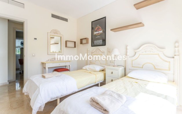 Resale - Apartment - Benahavís - Benahavís Centro