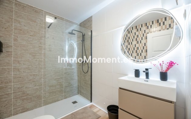 Resale - Apartment - Málaga - Málaga Centro