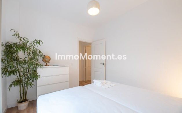Resale - Apartment - Málaga - Málaga Centro