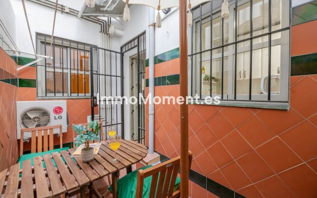 Resale - Apartment - Málaga - Málaga Centro