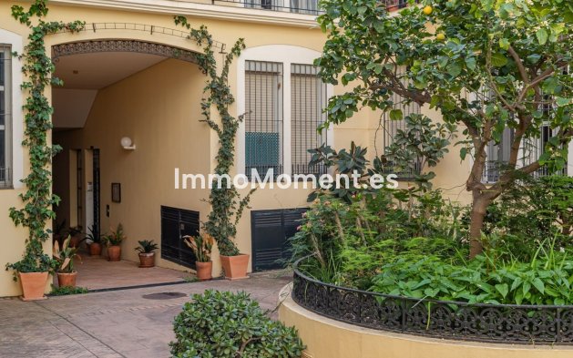 Resale - Apartment - Málaga - Málaga Centro