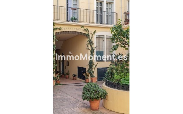 Resale - Apartment - Málaga - Málaga Centro