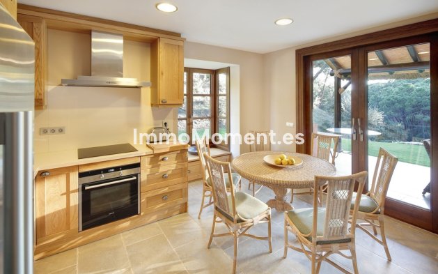 Resale - Villa - Benahavís - Benahavís Centro