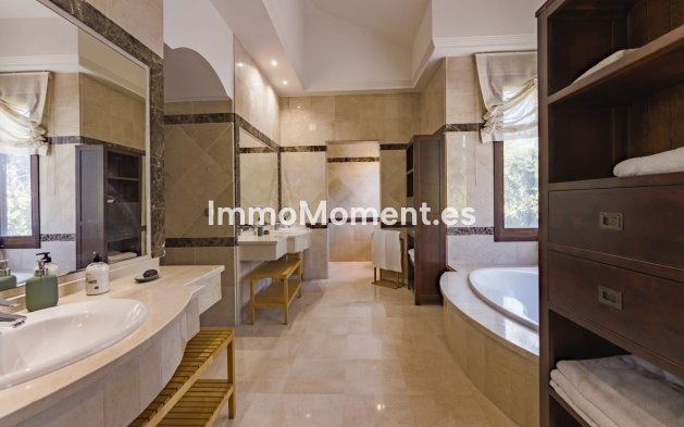 Revente - Villa - Marbella - Nueva Andalucía