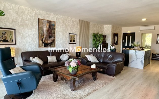 Resale - Apartment - Benahavís - La Quinta